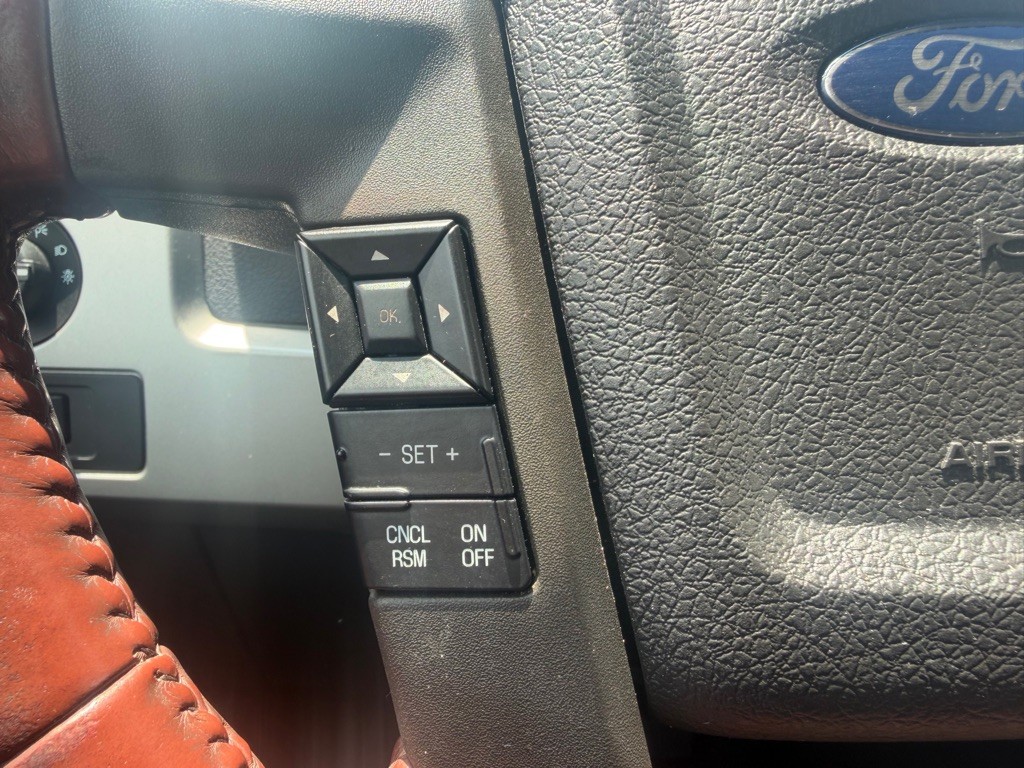 Ford F-150 Vehicle Full-screen Gallery Image 20