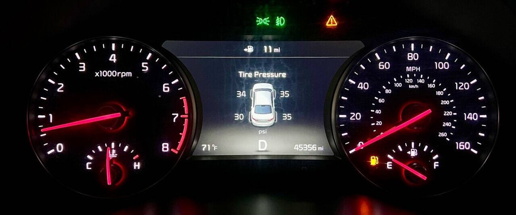 Kia Cadenza Vehicle Full-screen Gallery Image 16