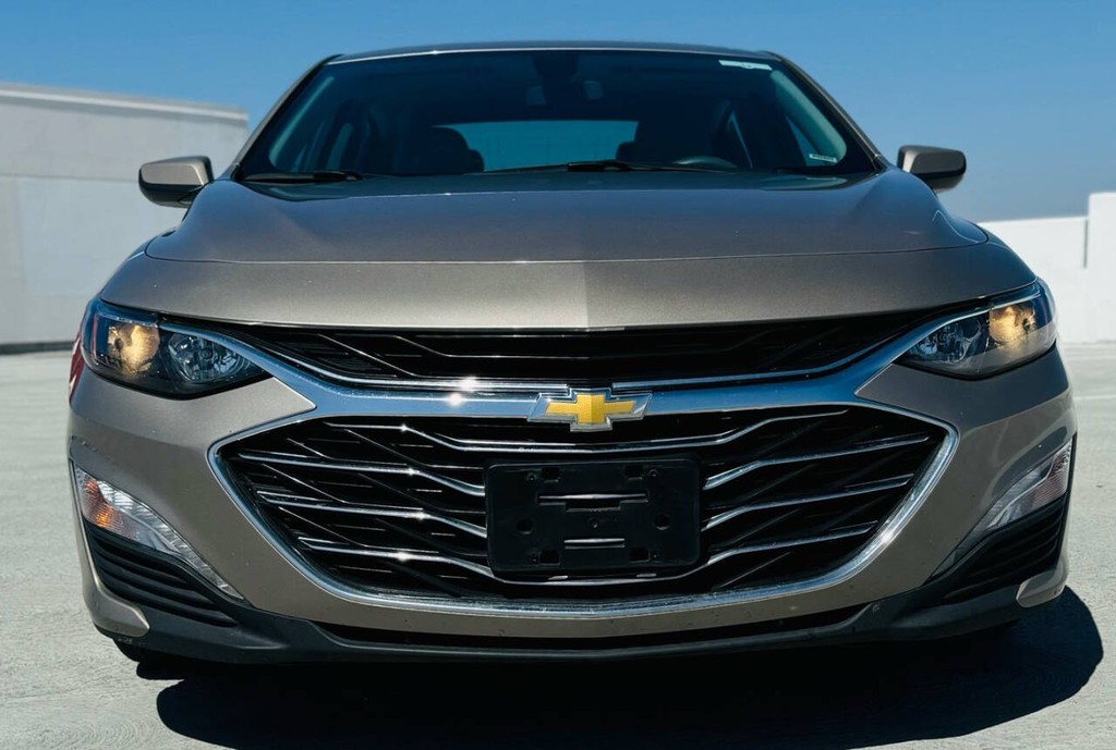 Chevrolet Malibu Vehicle Full-screen Gallery Image 03