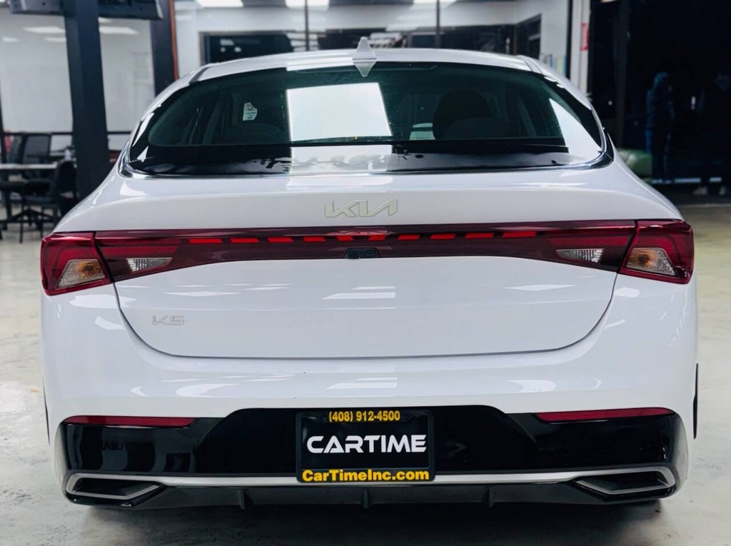 Kia K5 Vehicle Full-screen Gallery Image 08