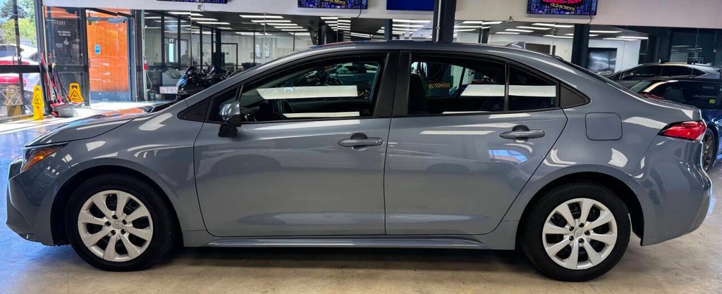 Toyota Corolla Vehicle Full-screen Gallery Image 02