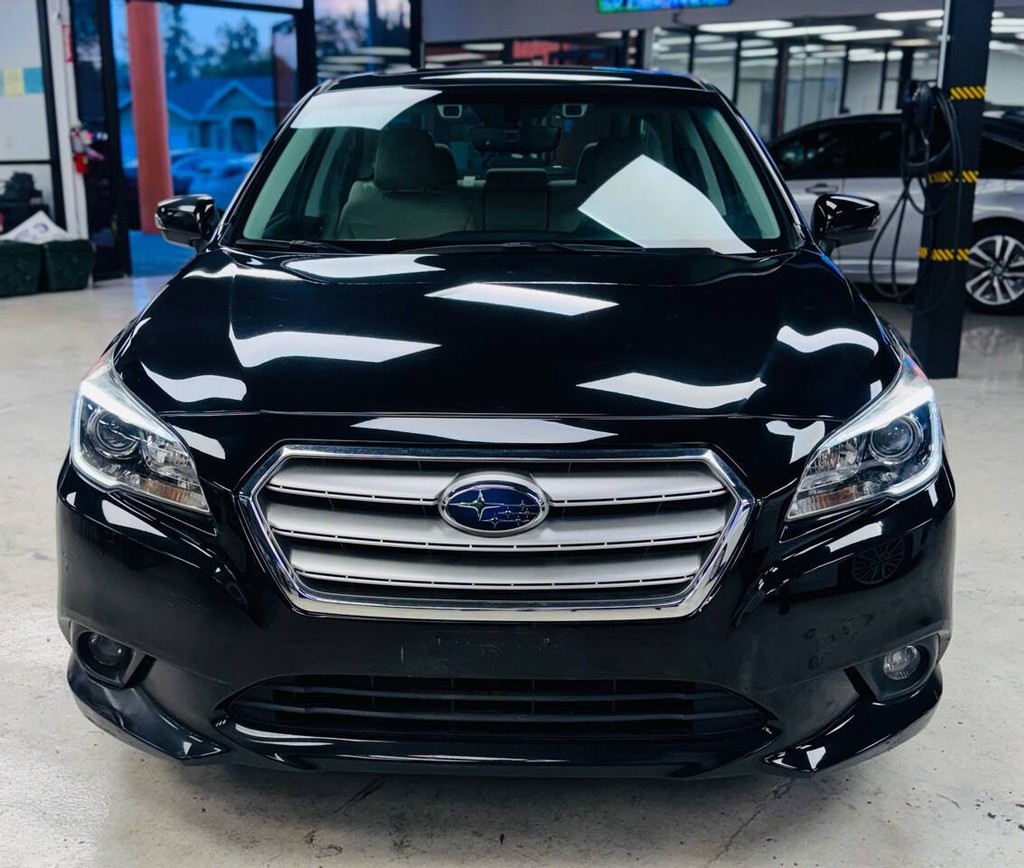 Subaru Legacy Vehicle Full-screen Gallery Image 05