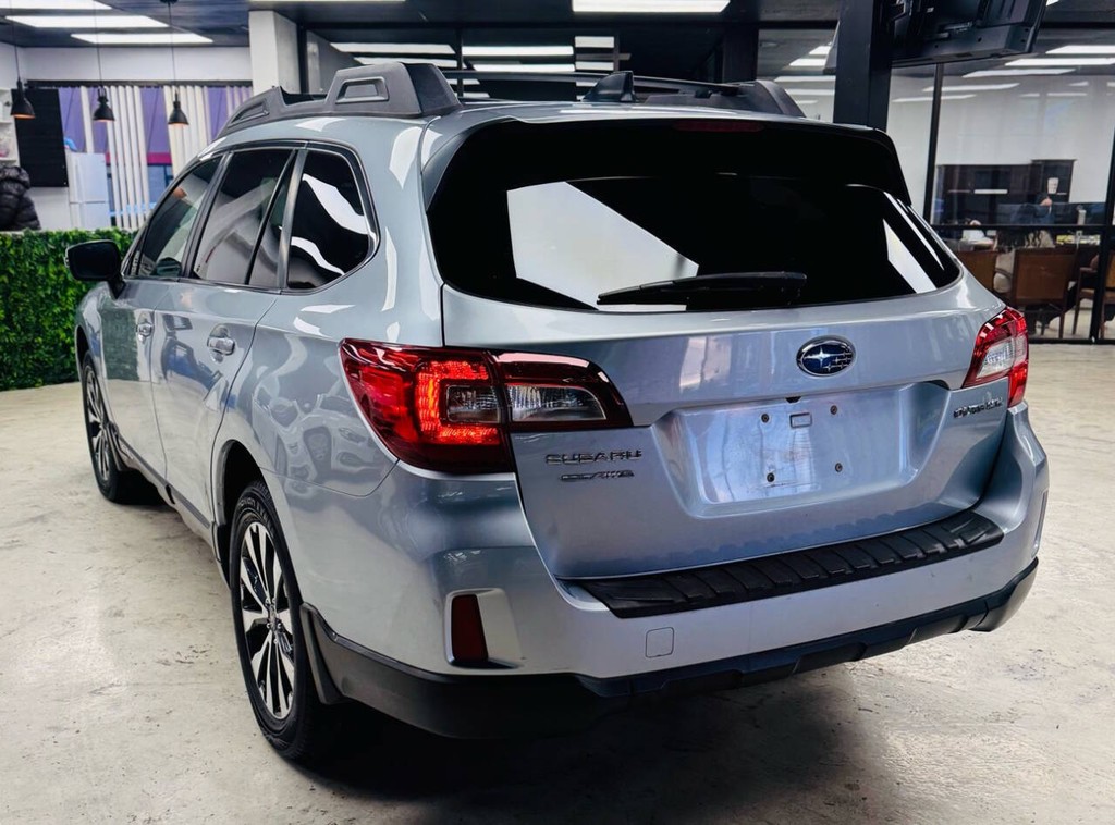 Subaru Outback Vehicle Full-screen Gallery Image 02