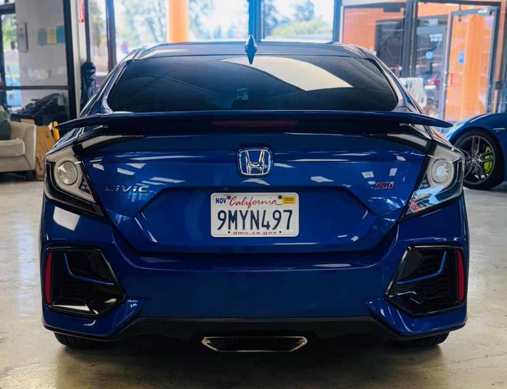 Honda Civic Si Sedan Vehicle Full-screen Gallery Image 03