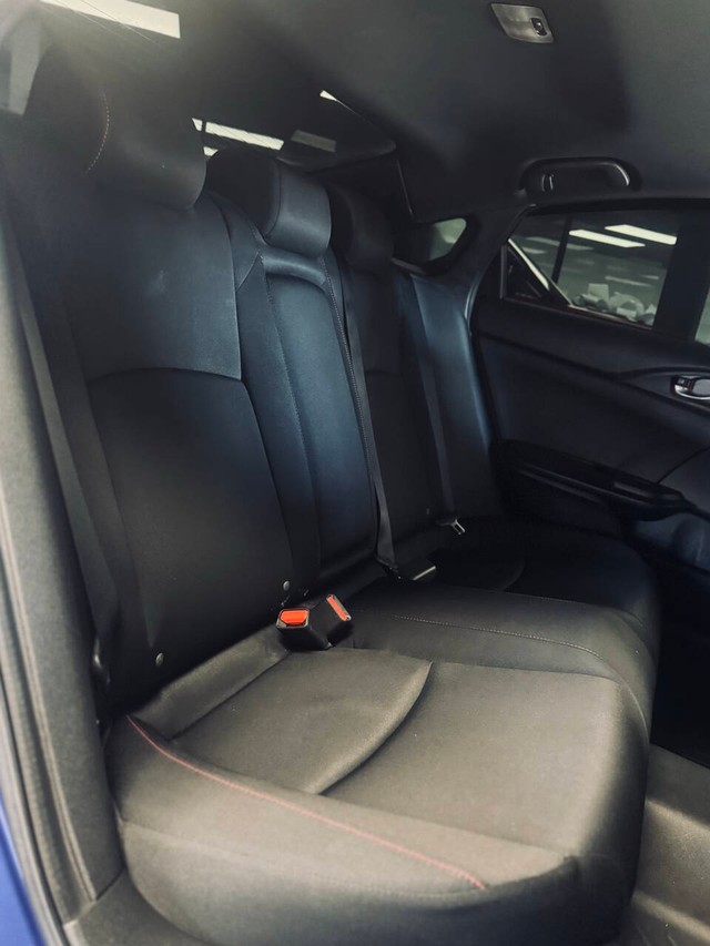 Honda Civic Si Sedan Vehicle Full-screen Gallery Image 13