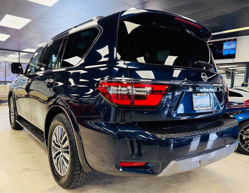 Nissan Armada Vehicle Full-screen Gallery Image 04