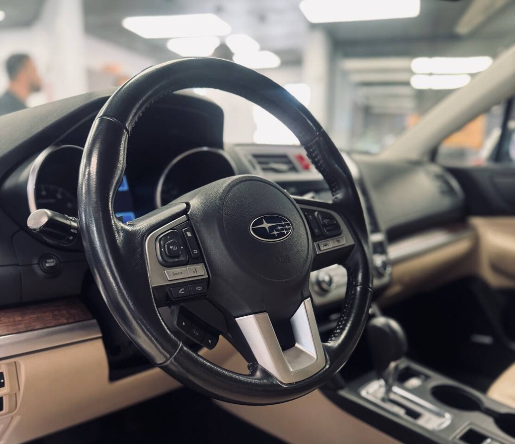 Subaru Outback Vehicle Full-screen Gallery Image 07