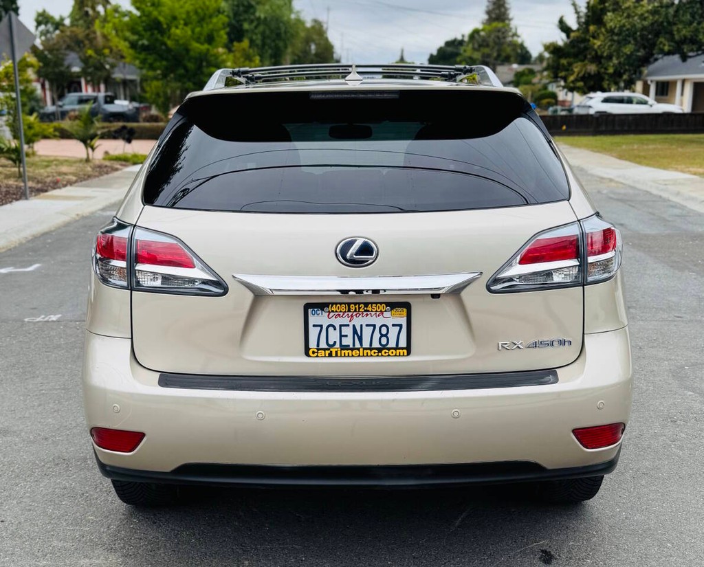 Lexus RX 450h Vehicle Full-screen Gallery Image 06