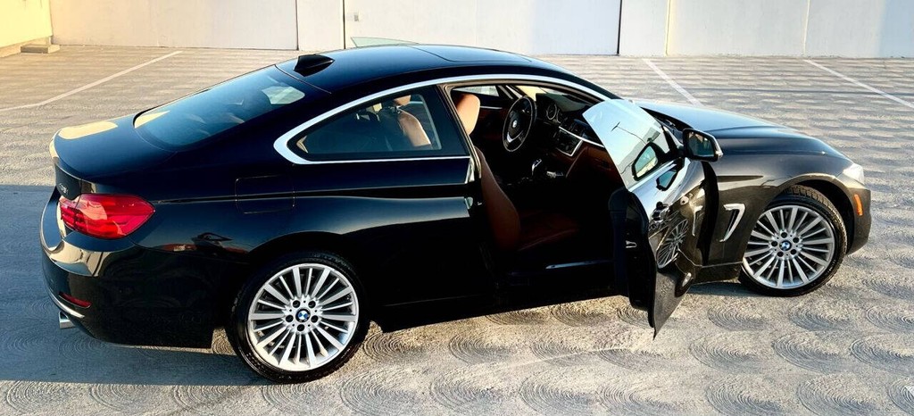 BMW 4 Series Vehicle Full-screen Gallery Image 12