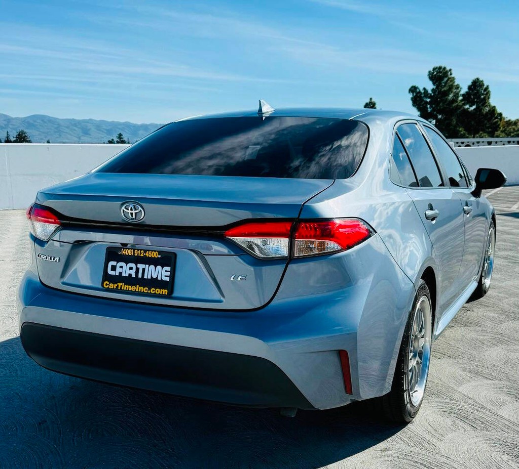 Toyota Corolla Vehicle Full-screen Gallery Image 05