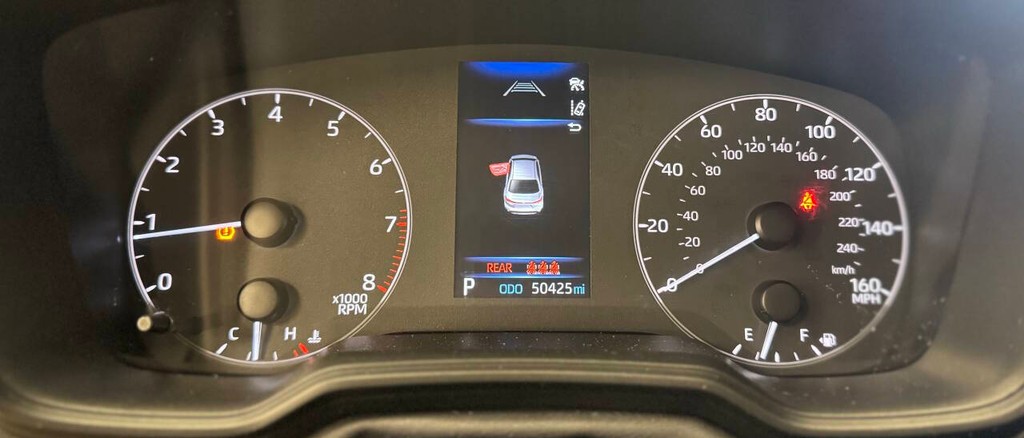 Toyota Corolla Vehicle Full-screen Gallery Image 13