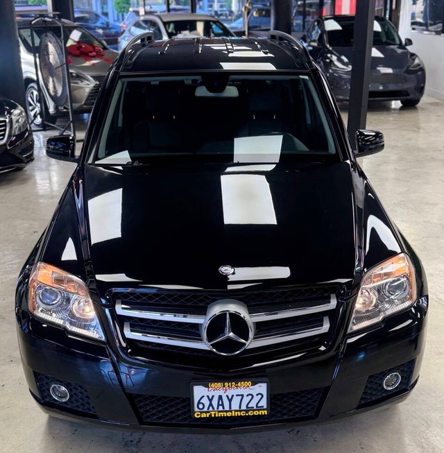 Mercedes-Benz GLK-Class Vehicle Full-screen Gallery Image 04