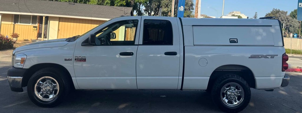 Dodge Ram 2500 Vehicle Full-screen Gallery Image 04