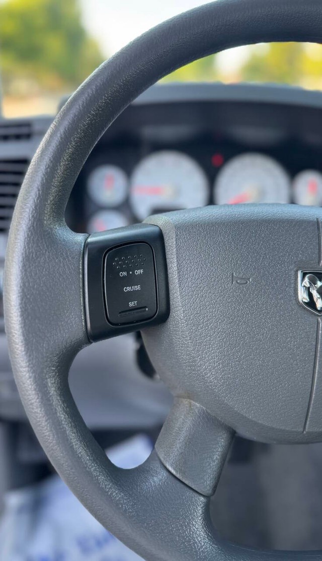 Dodge Ram 2500 Vehicle Full-screen Gallery Image 11