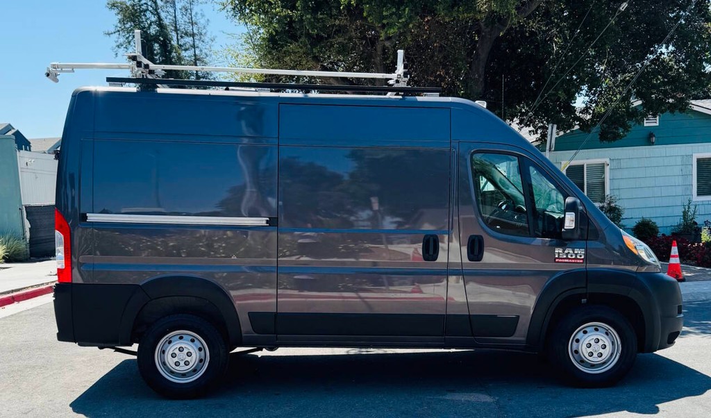 Ram ProMaster Vehicle Full-screen Gallery Image 03