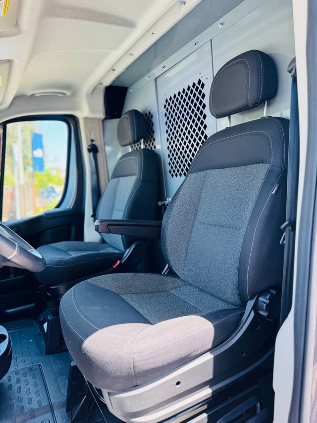 Ram ProMaster Vehicle Full-screen Gallery Image 11
