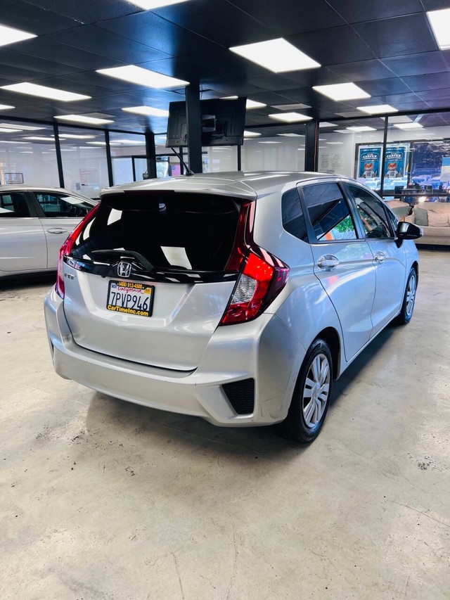 Honda Fit Vehicle Full-screen Gallery Image 08