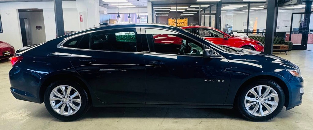 Chevrolet Malibu Vehicle Full-screen Gallery Image 03