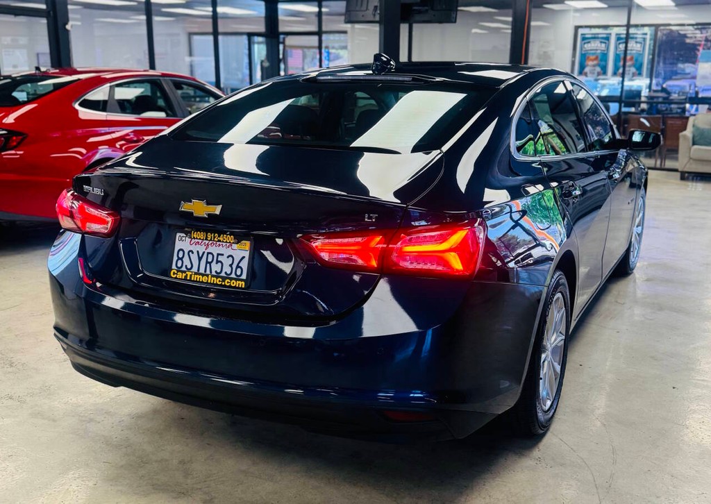 Chevrolet Malibu Vehicle Full-screen Gallery Image 06