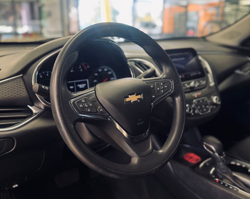 Chevrolet Malibu Vehicle Full-screen Gallery Image 08