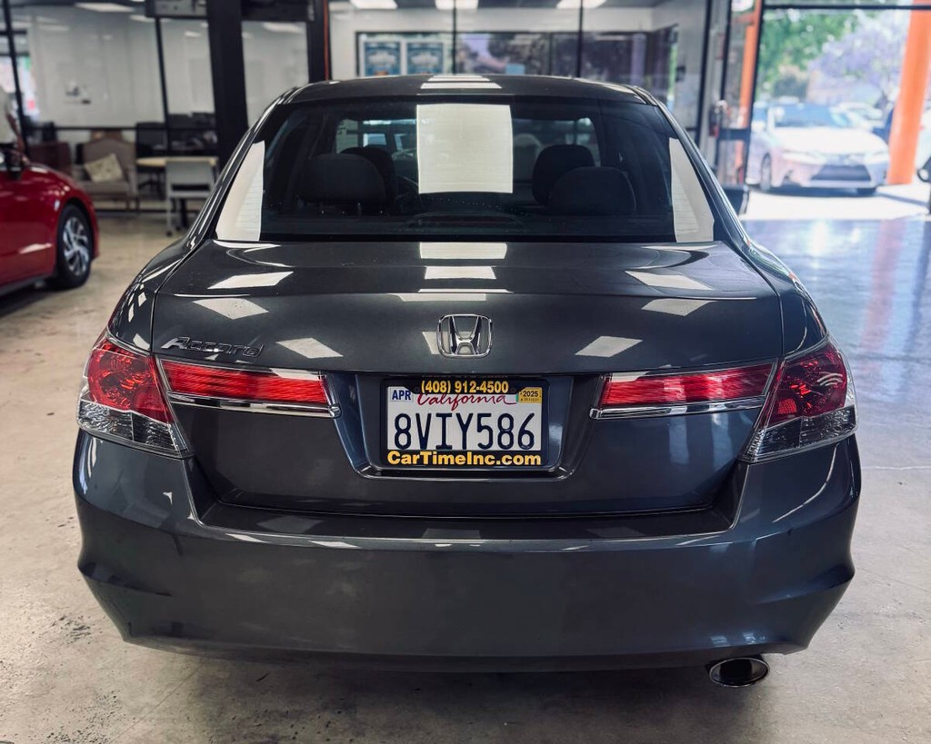 Honda Accord Sedan Vehicle Full-screen Gallery Image 05