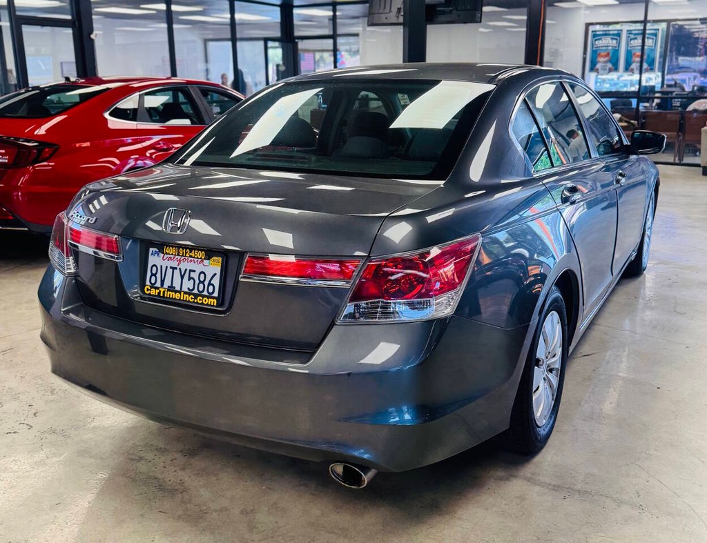 Honda Accord Sedan Vehicle Full-screen Gallery Image 06