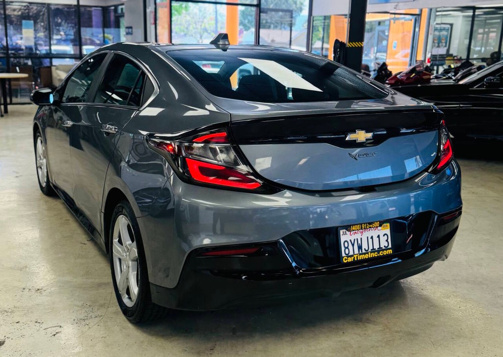 Chevrolet Volt Vehicle Full-screen Gallery Image 06