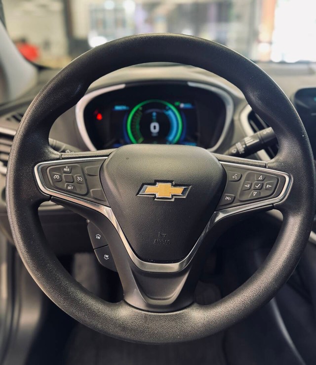 Chevrolet Volt Vehicle Full-screen Gallery Image 07