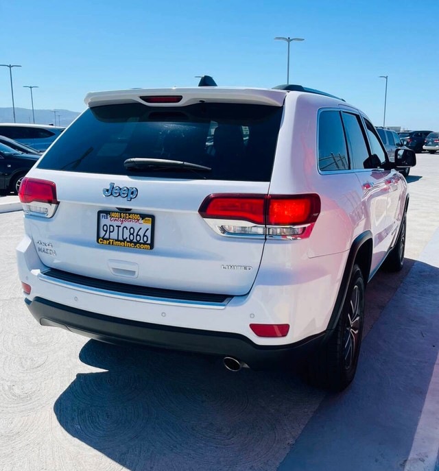 Jeep Grand Cherokee Vehicle Full-screen Gallery Image 05