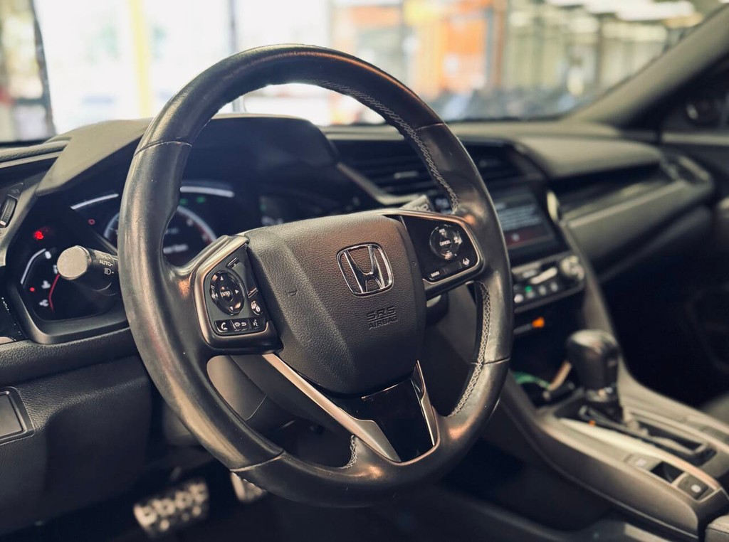 Honda Civic Vehicle Full-screen Gallery Image 06