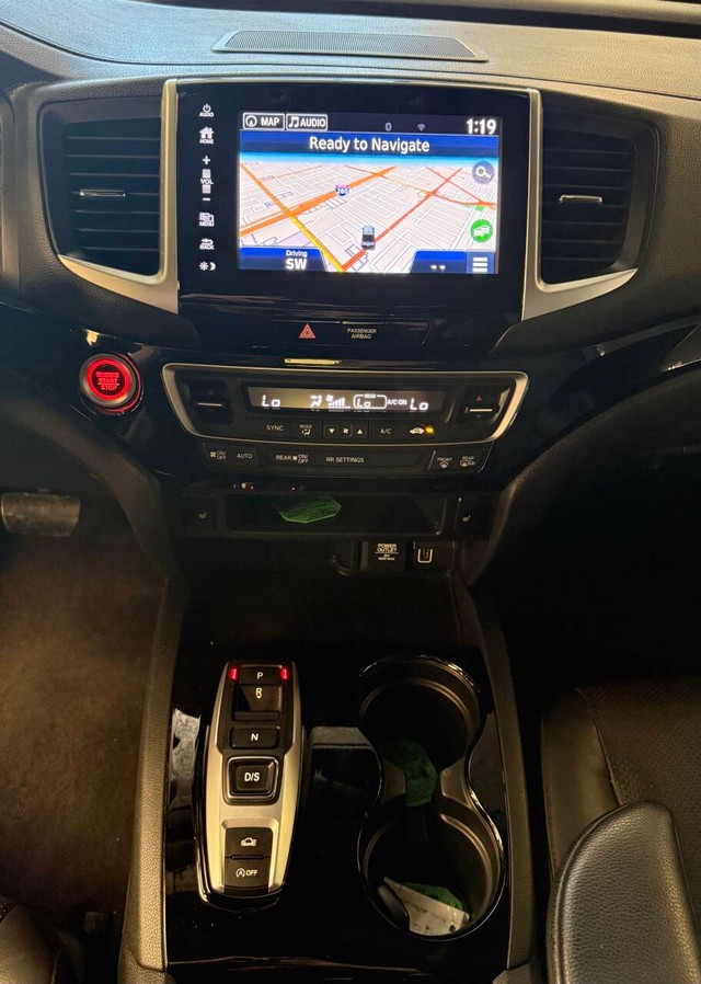 Honda Ridgeline Vehicle Full-screen Gallery Image 13