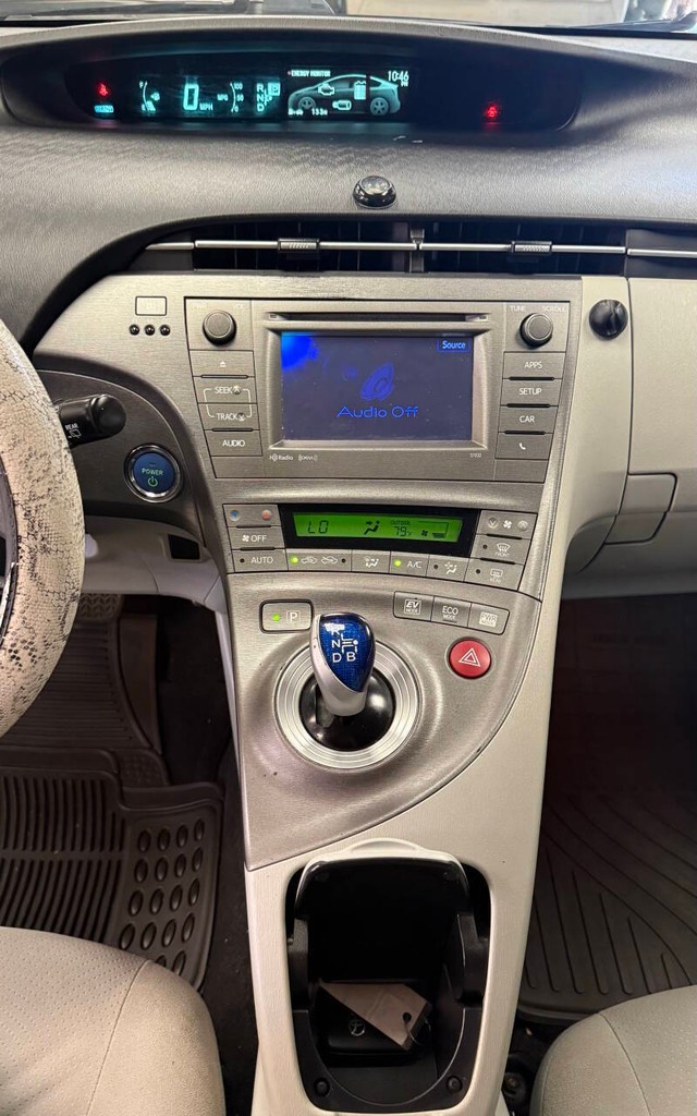 Toyota Prius Vehicle Full-screen Gallery Image 14