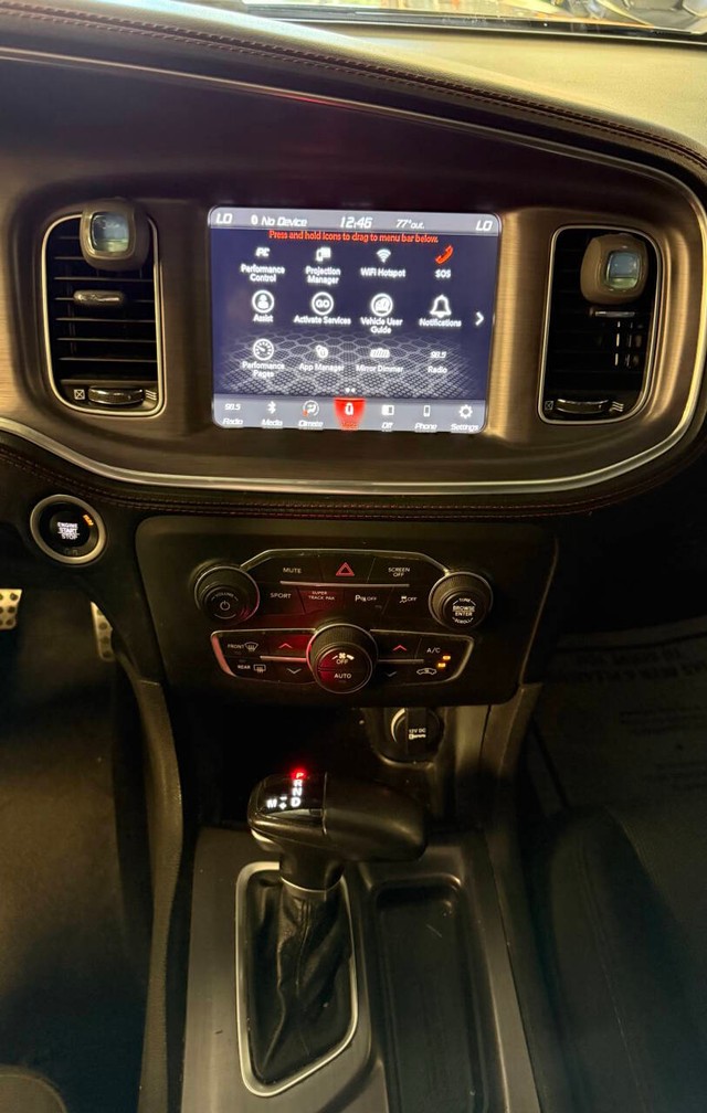 Dodge Charger Vehicle Full-screen Gallery Image 16