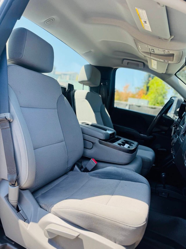 Chevrolet Silverado 1500 Vehicle Full-screen Gallery Image 10