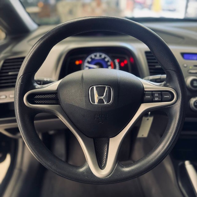 Honda Civic Vehicle Full-screen Gallery Image 07