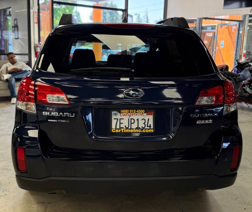 Subaru Outback Vehicle Full-screen Gallery Image 04