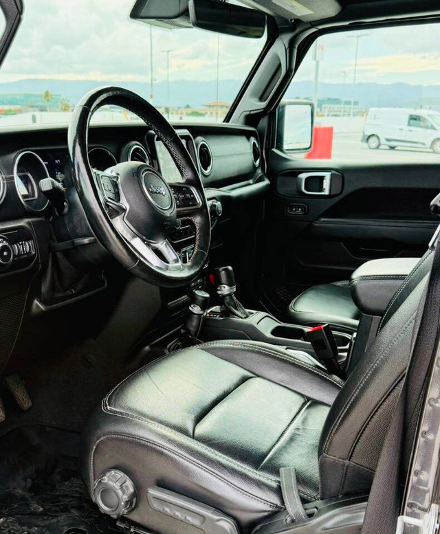 Jeep Wrangler Unlimited Vehicle Full-screen Gallery Image 16