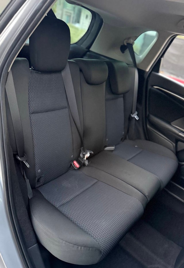 Honda Fit Vehicle Full-screen Gallery Image 12