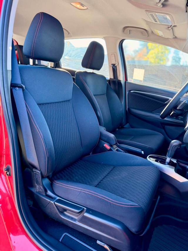 Honda Fit Vehicle Full-screen Gallery Image 12