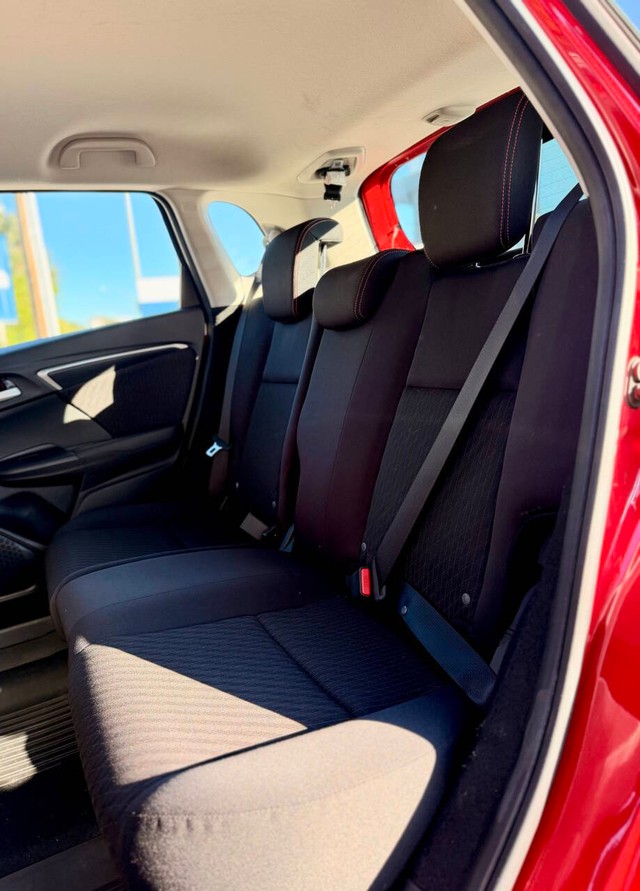 Honda Fit Vehicle Full-screen Gallery Image 13