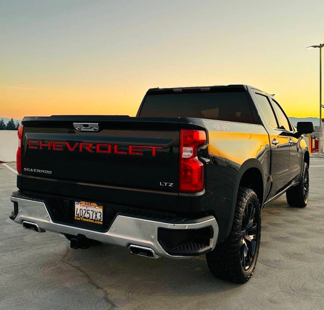 Chevrolet Silverado 1500 Vehicle Full-screen Gallery Image 05