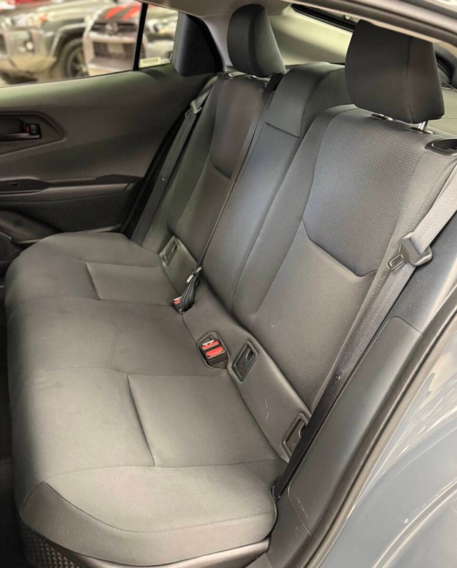 Toyota Prius Vehicle Full-screen Gallery Image 14