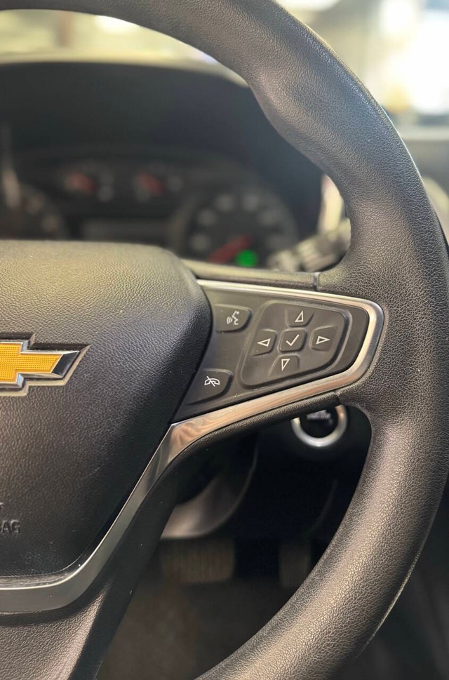 Chevrolet Equinox Vehicle Full-screen Gallery Image 15