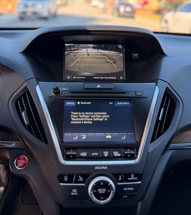 Acura MDX Vehicle Full-screen Gallery Image 08