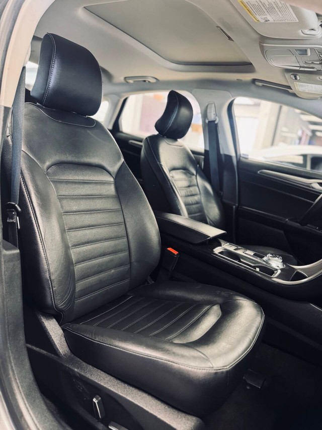 Ford Fusion Energi Vehicle Full-screen Gallery Image 12