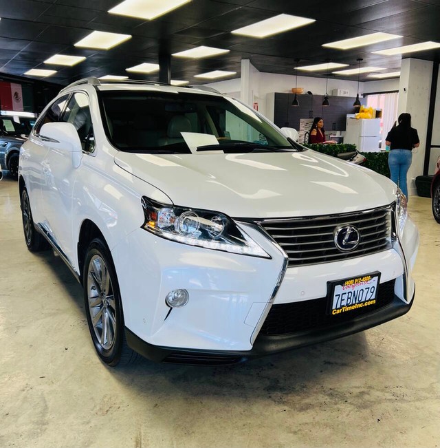 Lexus RX 450h Vehicle Full-screen Gallery Image 10