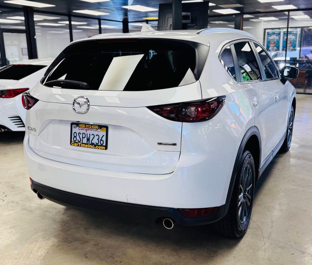 Mazda CX-5 Vehicle Full-screen Gallery Image 05