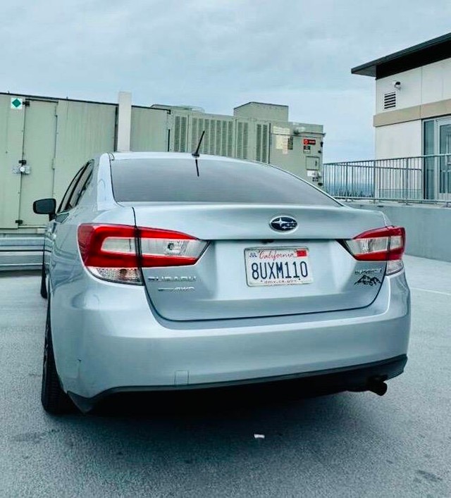 Subaru Impreza Vehicle Full-screen Gallery Image 03