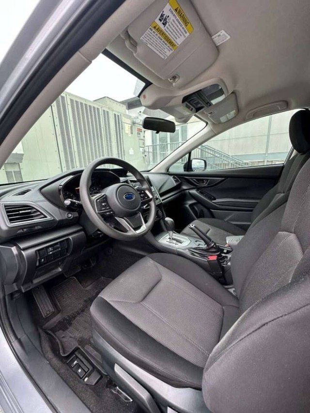 Subaru Impreza Vehicle Full-screen Gallery Image 12