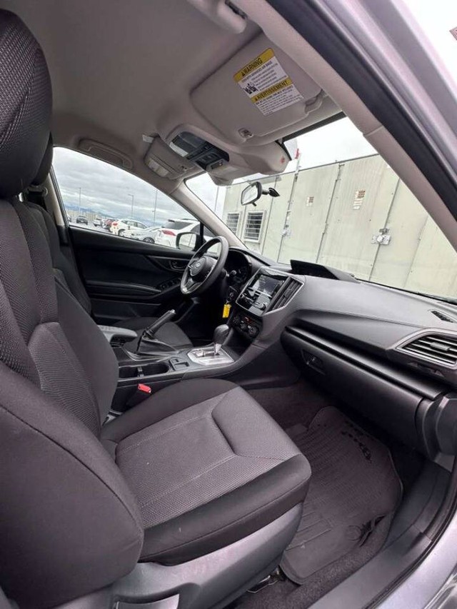 Subaru Impreza Vehicle Full-screen Gallery Image 14